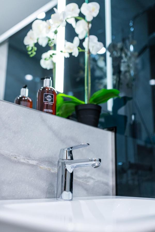 Sky Symphony Apartment Варна Екстериор снимка